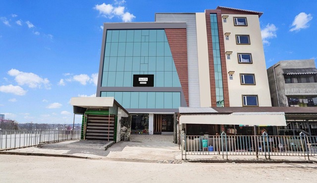Palette Hotel Smriti Premium 1