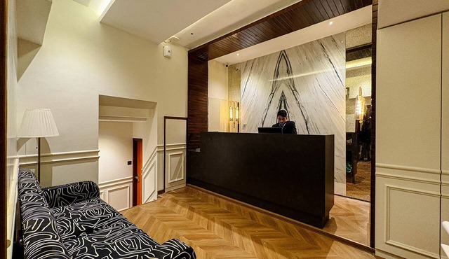 Palm Breeze Hotel - Colaba