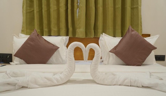 Palm Glow Resort