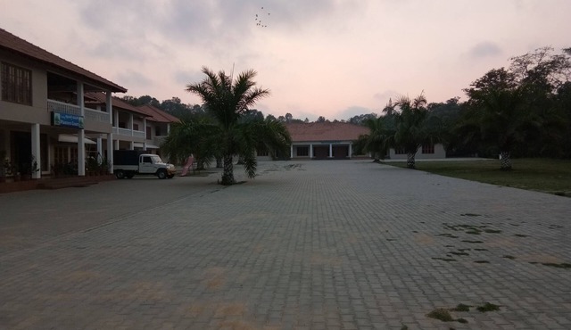 Palm Valley Resort, a calm place for tourists