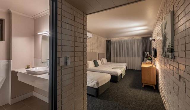 Palms Hotel