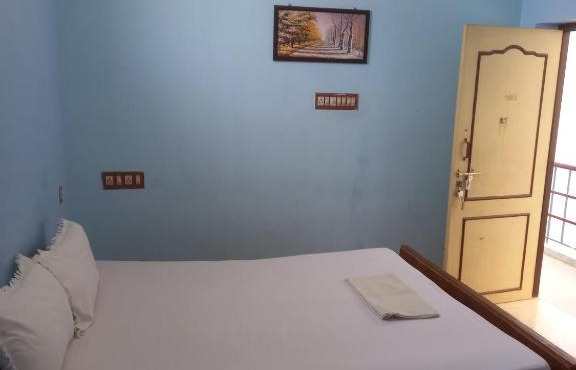 Parisha Residency- Temple Side Hotel