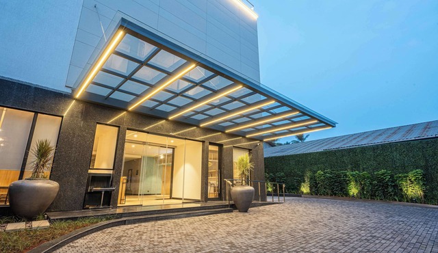 Park Inn & Suites By Radisson Thrissur East Fort