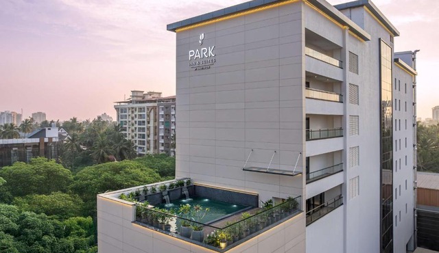 Park Inn & Suites by Radisson Thrissur East Fort