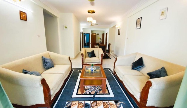 Parkway Home by JadeCaps 4bhk MG Road Wifi Kitchen