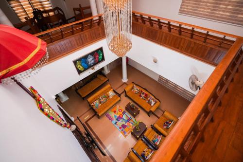 Parudeesa - Luxurious Palace look with pool-Near CBD - Kerala - India with Breakfast