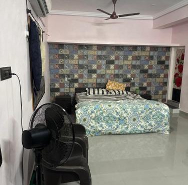 PARVATHY MURUGAN COTTAGE-2ND FLOOR for Pilgrims, family and Bachelors only