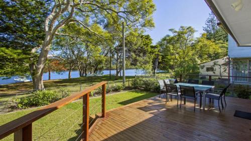 Patonga Sunset - Waterfront Holiday House in Patonga