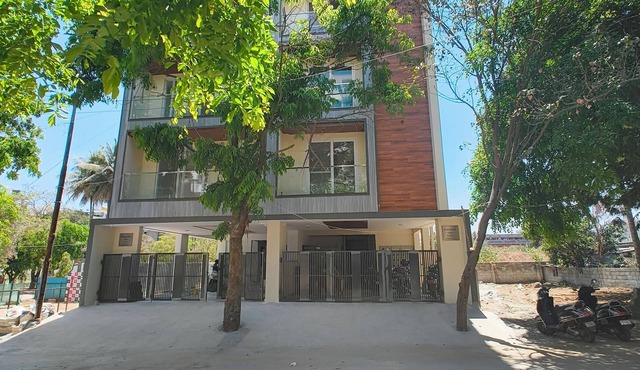 Peaceful 1BHK with Balcony, Wifi