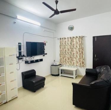 Peaceful 2 Bedroom Flat near Airport
