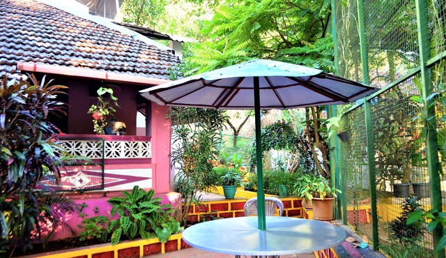 Peaceful Home stay in private Bungalow near backwaters and Boat Ferri
