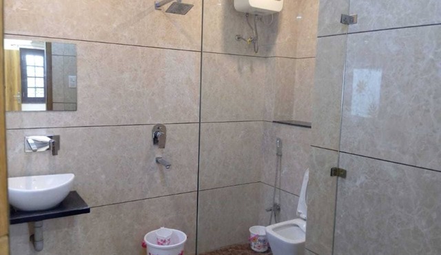 Peaceful location, clean room, near to Mahakal Jyotirling - Nandi