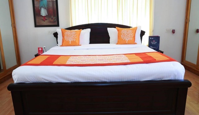 Peaceful Rooms Near Railway Station