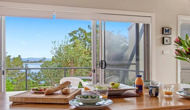 Penguins Rest – situated in the award-winning Tilbury Cove