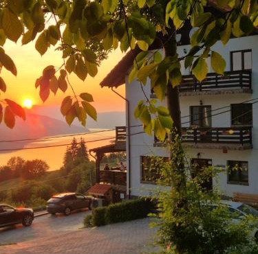 Pensiunea La Bunica