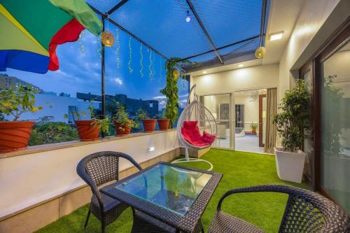 Penthouse with Jacuzzi steam bath &foot massage