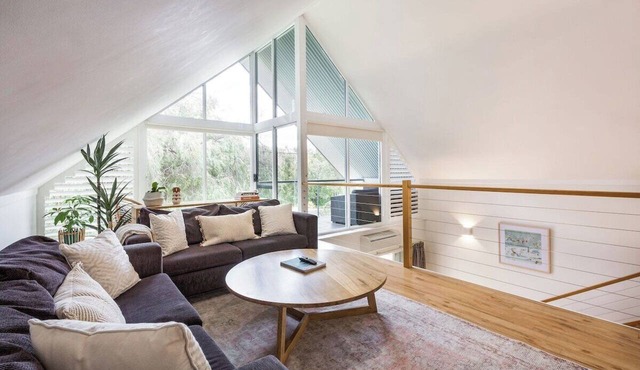 Peppermint at Whitesands—A Loft Retreat by the Sea in Quindalup
