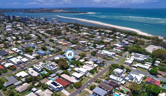 Periwinkle Blue - Pet Friendly, Golden Beach in Sunshine Coast