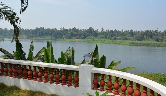 Periyar RiverView Homestay, Near Cochin Airport, Kochi | RiverView AC Rooms