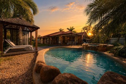 Pet-Friendly 4BR Retreat with Private Pool in Townsville in Ross River
