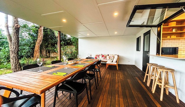 Pet Friendly Sapphire House at Diamond Beach is a gorgeous 4 bedroom home in Diamond beach
