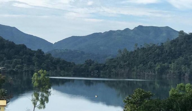 Pet Friendly Villa on the Lake