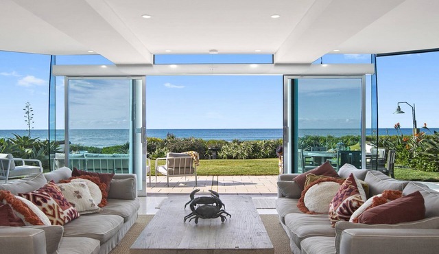 Philotimo - Absolute Beach Front at North Avoca