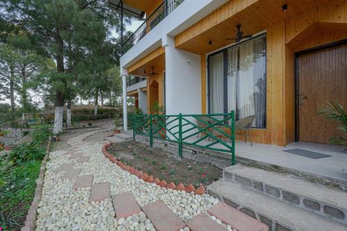 Pine view resort by ELIVAAS