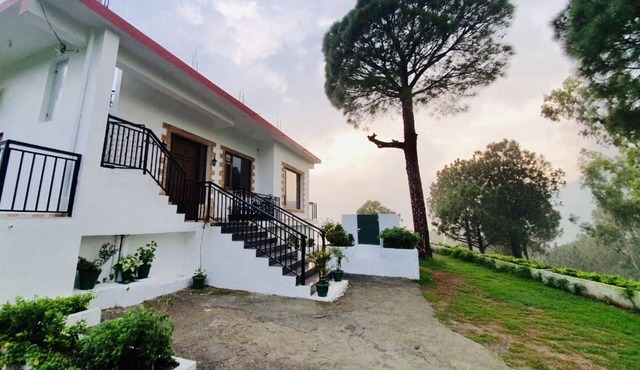 PINEVILLE HOME KASAULI in Kasauli
