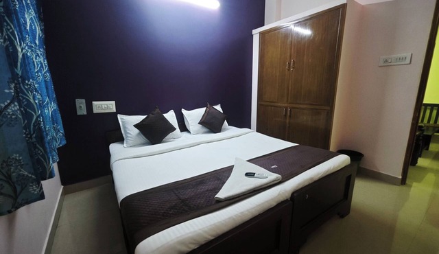 Pleasant 2-bedroom apartment with AC in the Heart of Chennai CMBT