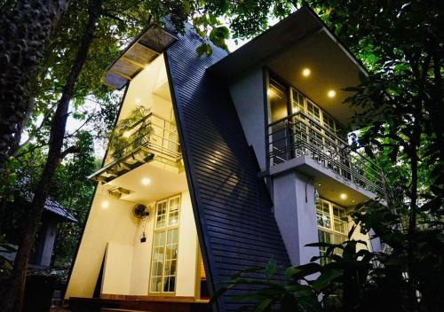 Poomala Holiday Village