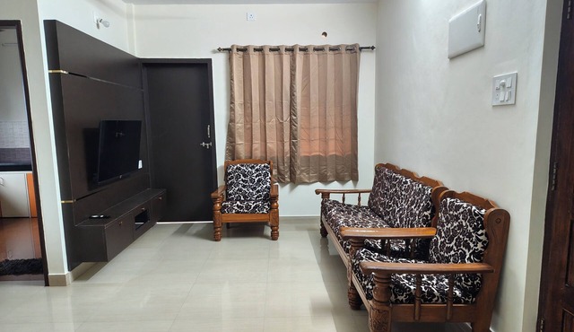 Prateek's apartment near to the Krishna mutt.
