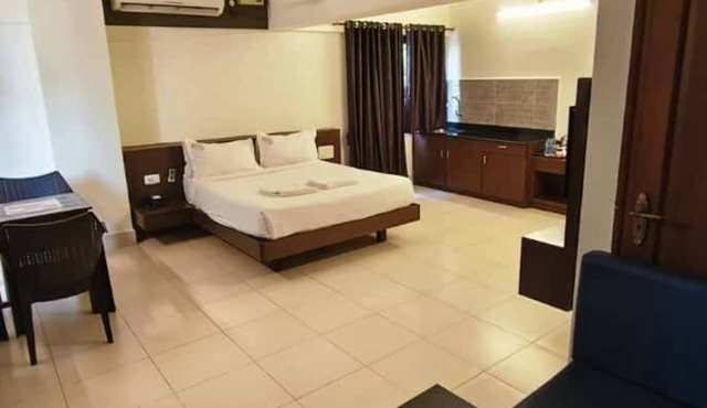PRATHAM INN BY DOWNTOWN HOTELS