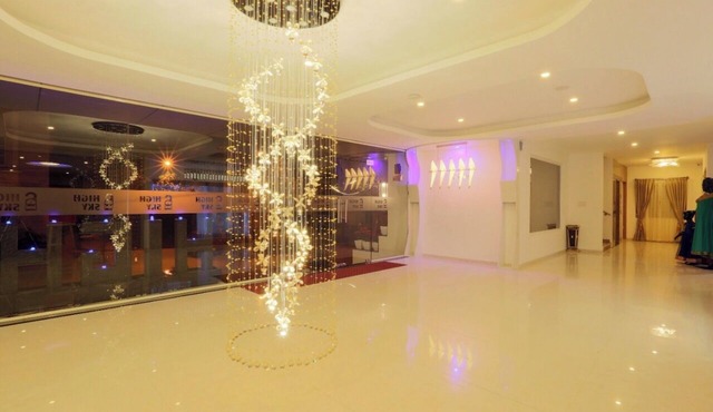 Premier Suites Business Hotel