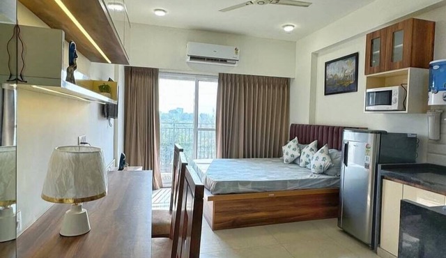 Premium High Rise Studio Apartment Near Bombay Hospital
