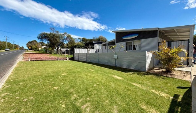 Preston Beach Escape - Boat & Caravan Parking in Preston Beach