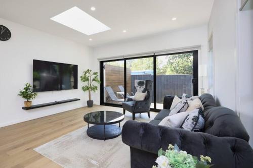Preston Lux House 5 bed 5 bath in Melbourne