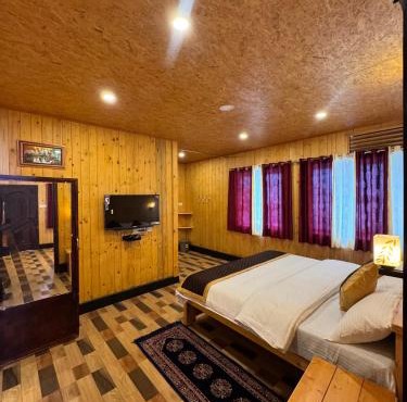Prince Wood House - Cozy Wooden Home I