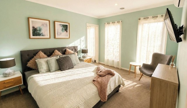 Private 1BR Retreat with Ensuite and Kitchenette in Lyndhurst