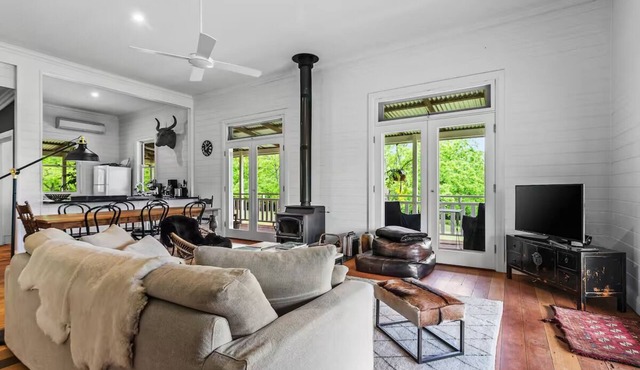 Private Byron Bay Hinterland stunning Queenslander retreat on 20 acres in Pearces Creek