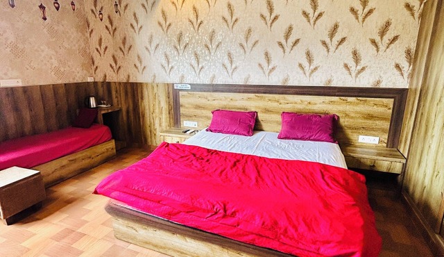 Private Floor Retreat - Quiet Escape in the City- 204