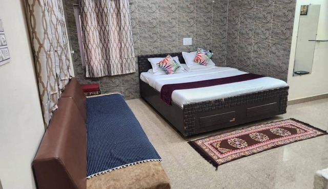 Private Room 1 - Paddy's Luxurious Home Stay