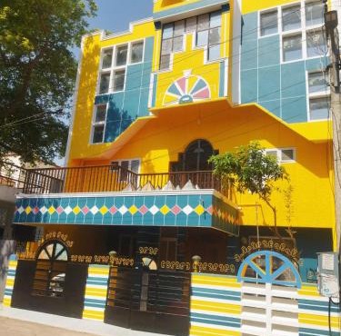 Private Villa With Swimming Pool at White Town