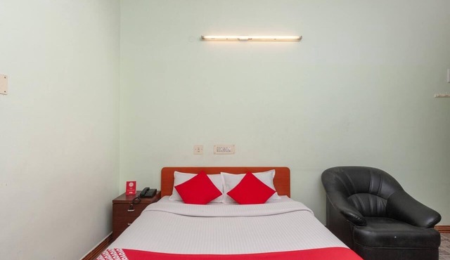 Proximity to Stay Lake/Bears Hill/Yercaud Junction