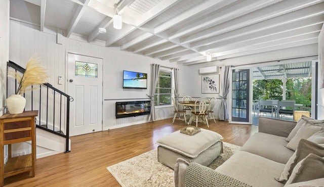 Puddleduck Cottage 5 mins to Maleny in Balmoral Ridge