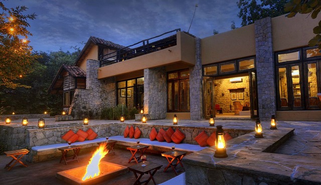 Pugdundee Safaris - Kanha Earth Lodge