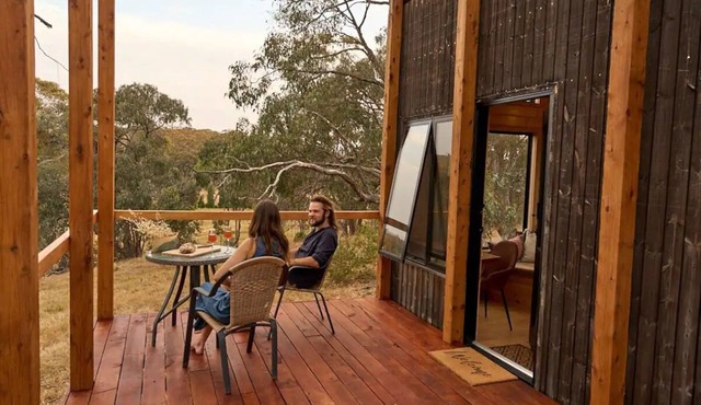 Quartz Valley Charming Cozy Tiny House - Reconnect with Nature and Each Other in Yandoit
