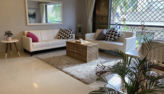 ✪Quiet Bandra 3 bedroom ✪Balconies✪Walk to Ocean✪