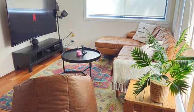 Quiet, peaceful northcote 1 bedroom unit in Northcote