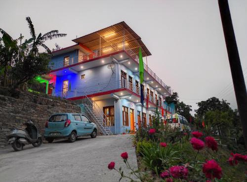 Radha Gopal Royal, Kausani